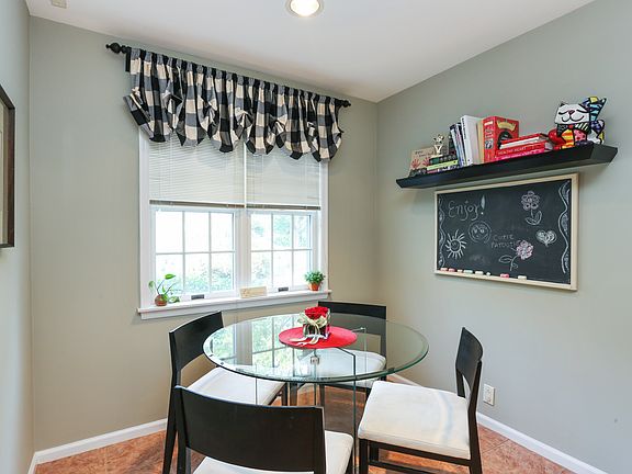 4th image of 11 Audrey Ln #11