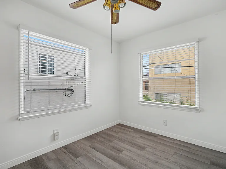 1037 N Curson Ave #4 — Photo 20