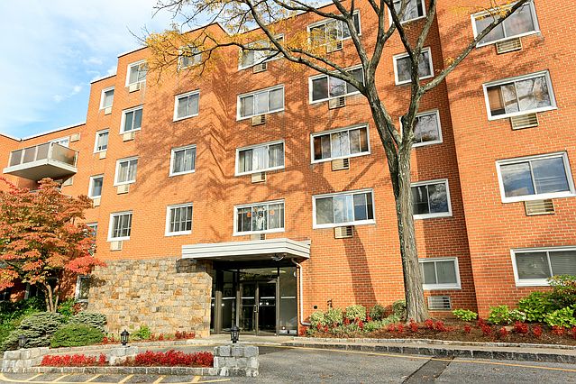 1st image of 370 Central Park Ave APT 4F