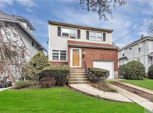 89 Highland Ave, Port Washington, NY 11050