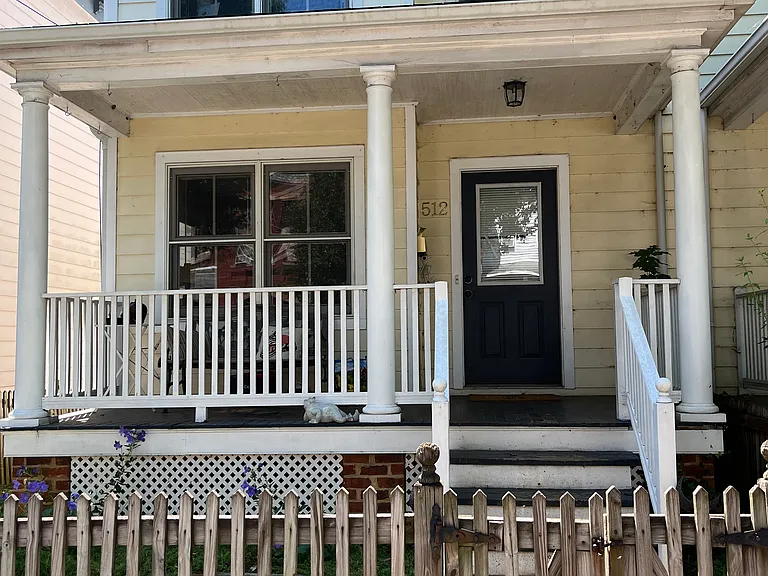 512 S Pine St — Photo 1