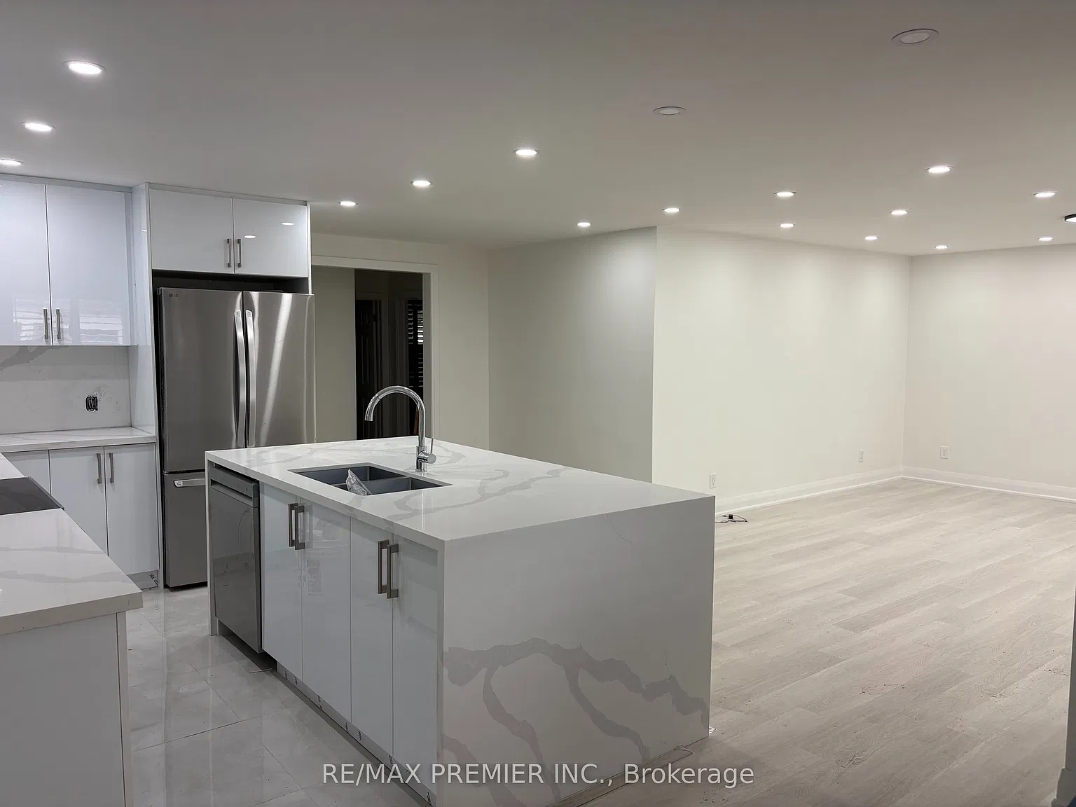 3 bed, $3,000 — Photo 4