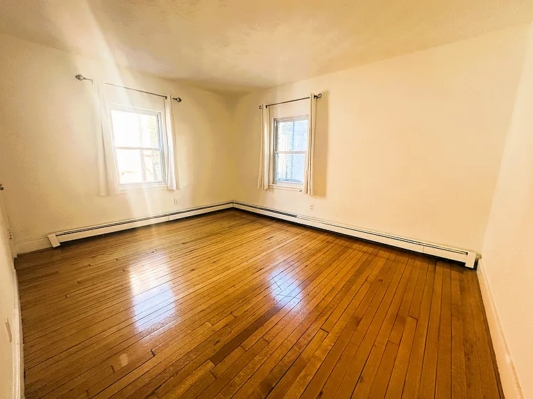 20 Shanley St #1R — Photo 10