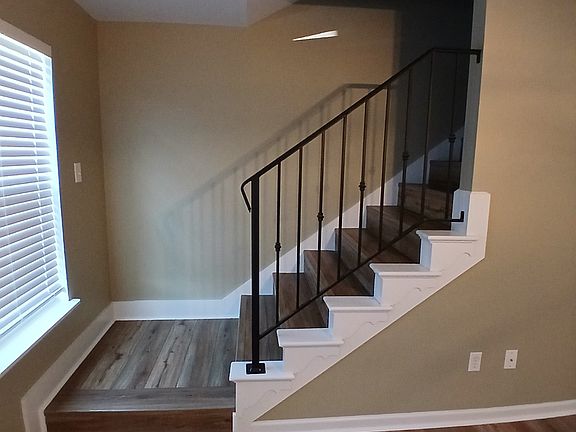 4th image of 3521 Walnut Grove Ln NE