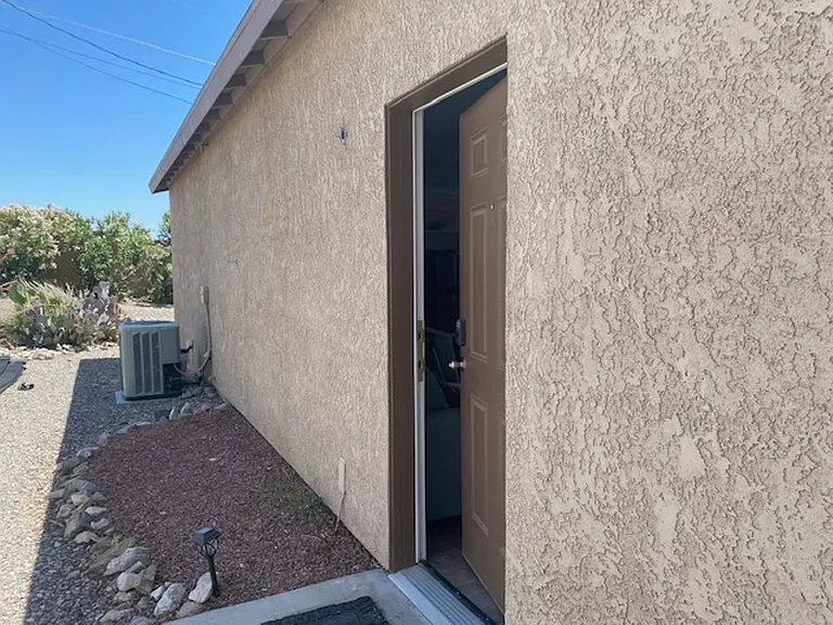 2592 Beverly Glen Dr — Photo 1