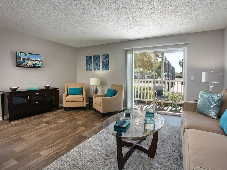 Mystic Bay Apartments — Photo 3