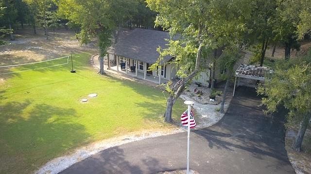 1st image of 640 Wood Hollow Dr