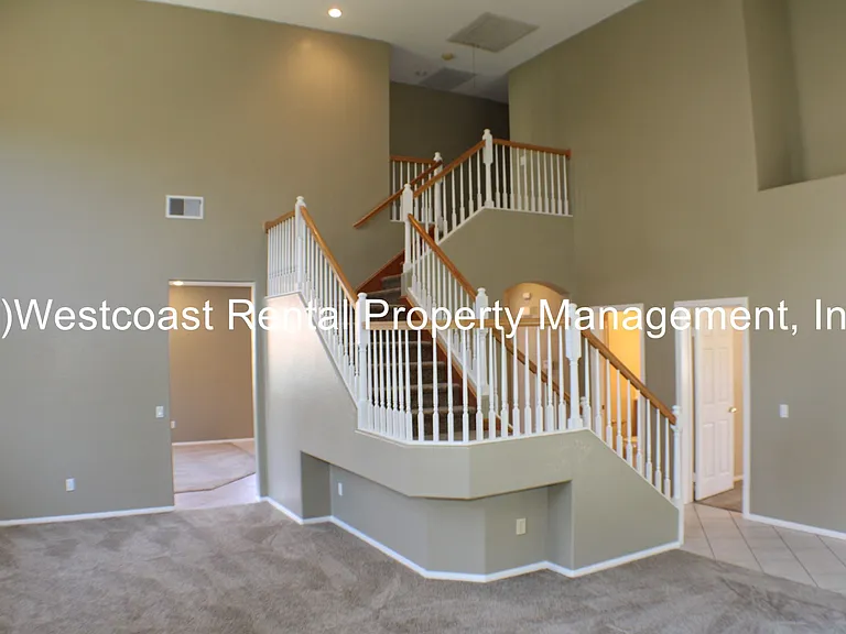 1889 Autumn Pl — Photo 10