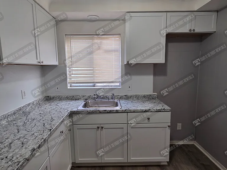 12217 Plainview Ave — Photo 18