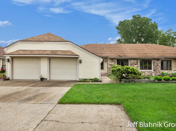 296 Rolling Greene Dr NW, Grand Rapids, MI 49534