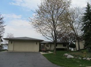 404 Shoshoni Trl, Lake Villa, IL 60046