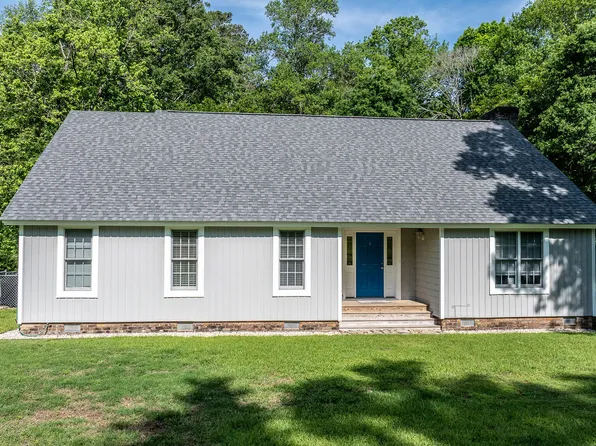726 Thomas Rd, Rocky Mount, NC 27801
