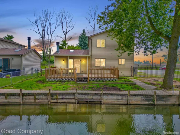 38005 Cherry Ln, Harrison Township, MI 48045