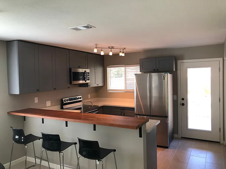 201 S Rush Cir E — Photo 4