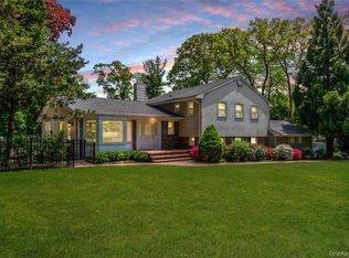 21 Kodiak Drive, Woodbury, NY 11797