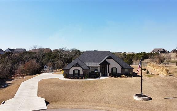 3rd image of 341 Kenyon Ct