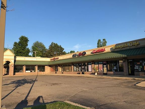 4th image of 725 W Grand River Ave Ste 3
