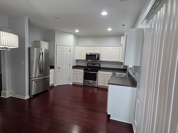4th image of 3169 Millington Pl