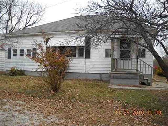 2nd image of 303 E 1st Ave