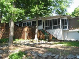 1015 Shoal Creek Dr, Deatsville, AL 36022