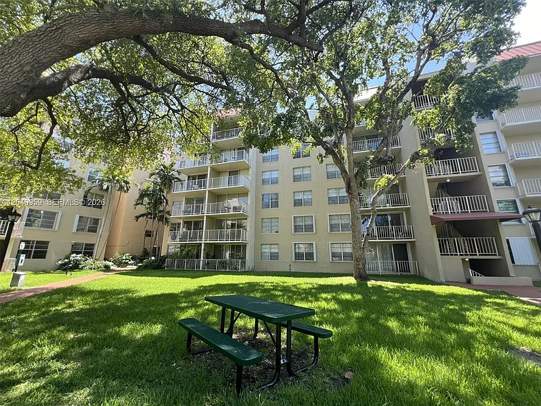 13120 SW 92nd Ave #B-209 — Photo 16