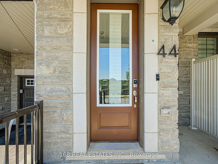 44 Azure Dr — Photo 2