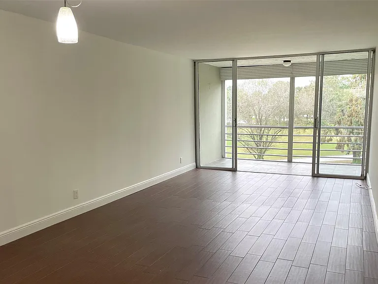 9411 Evergreen Pl #302 — Photo 17