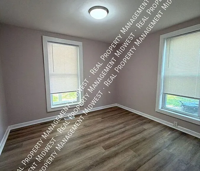 2504 Forest Home Ave — Photo 14