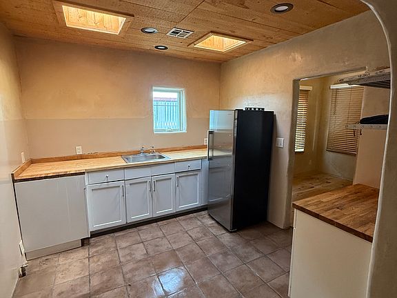 5th image of 1038 S Herbert Ave