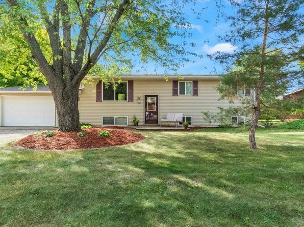 2008 Fairway Ln NE, Alexandria, MN 56308