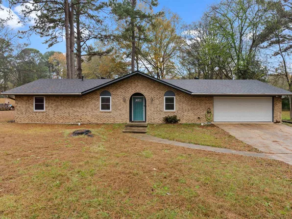 4054 Lakeshore Dr, Lone Star, TX 75668