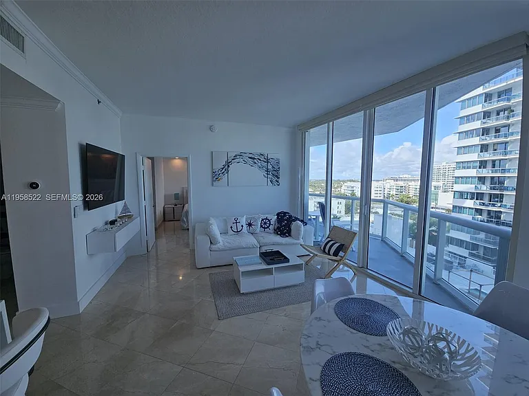 6515 Collins Ave #901 — Photo 10