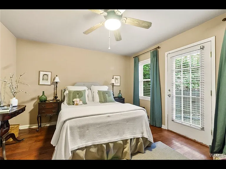 7 Lakeshore Dr — Photo 2