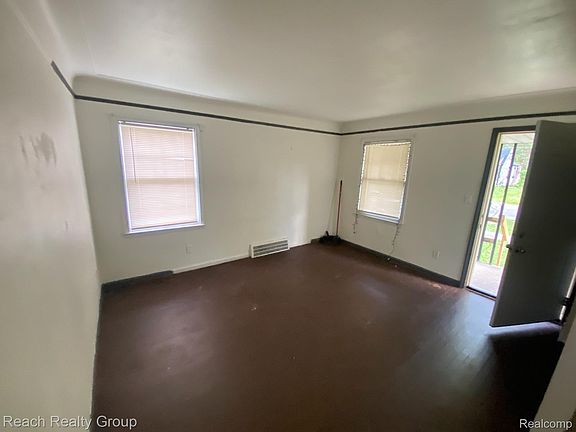 5th image of 8316 Brace St