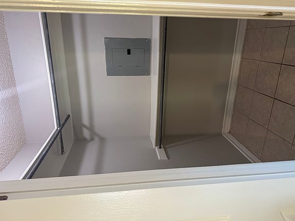 2nd image of 2604 Reynolds St #5