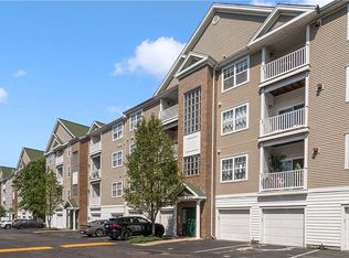 86 Mill St APT 303, Woonsocket, RI 02895