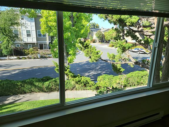 3rd image of 1070 Noriega Ave APT 3