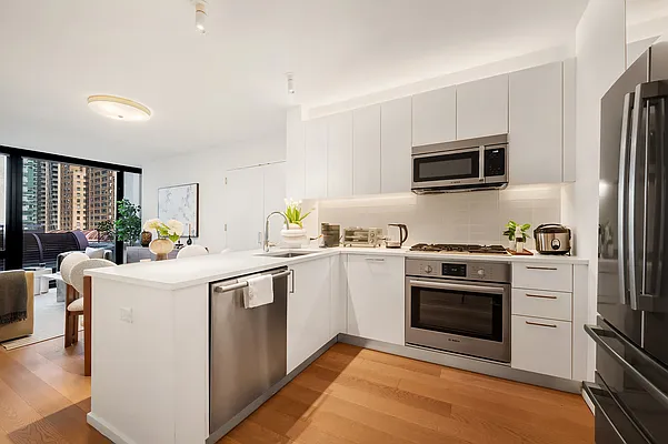 685 First Avenue #11J