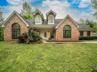 1472 County Road 3343, Omaha, TX 75571