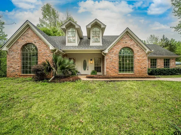 1472 County Road 3343, Omaha, TX 75571