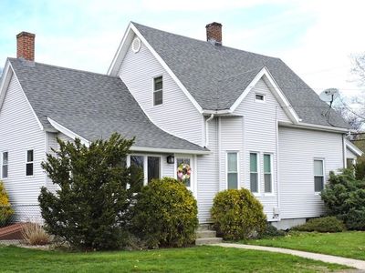 231 Holyoke St, Ludlow, MA, 01056