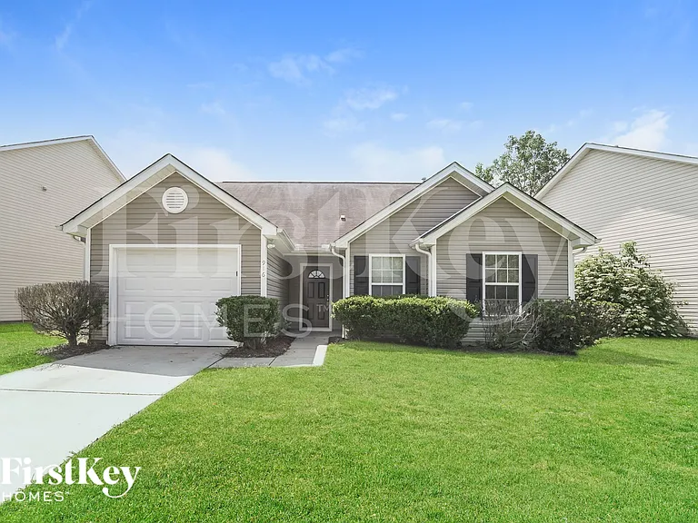916 Lakehill Rd — Photo 1