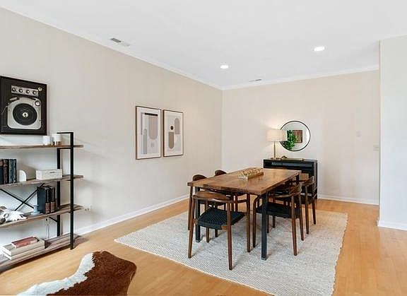 4th image of 810 N Wolcott Ave APT 3A