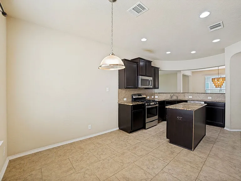 6818 Fort Bnd — Photo 12