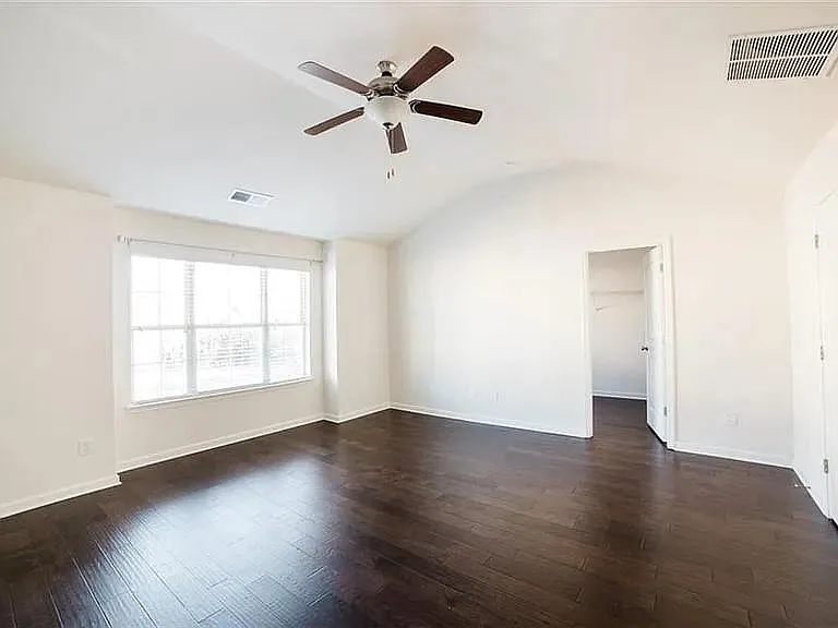 5570 Lightheart Ct — Photo 9
