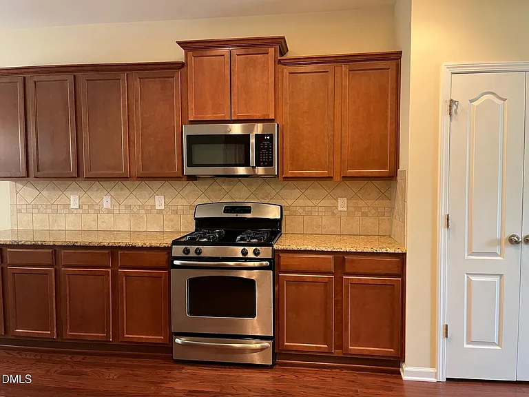 525 Sandy Whispers Pl — Photo 8