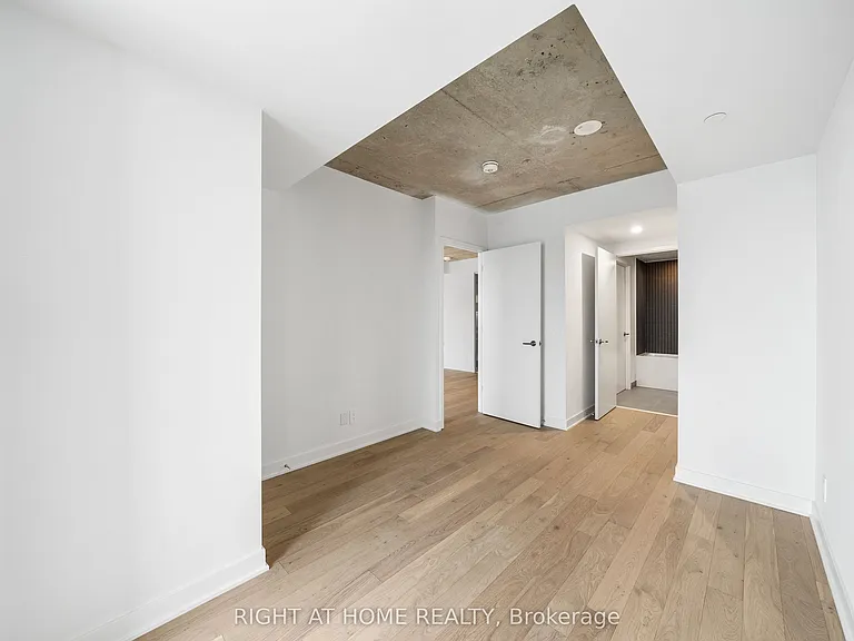 2720 Dundas St W #520 — Photo 11