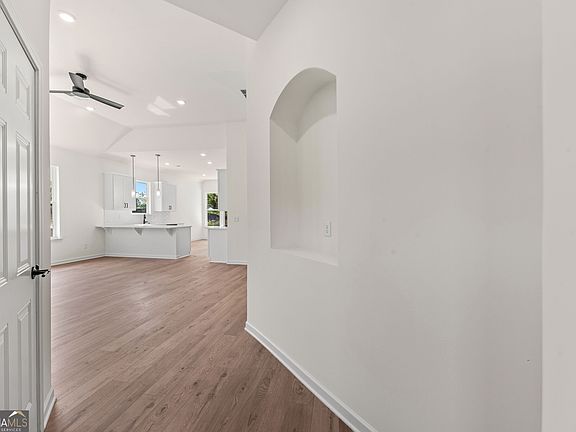 2nd image of 121 Cottage Grove Cir