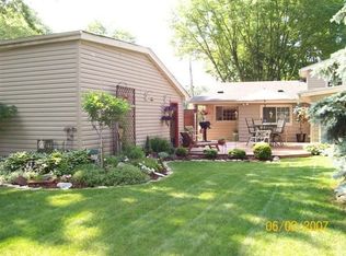 911 Green Forest Dr, Amherst, OH