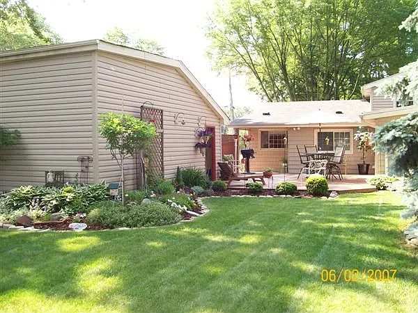 911 Green Forest Dr photo 1